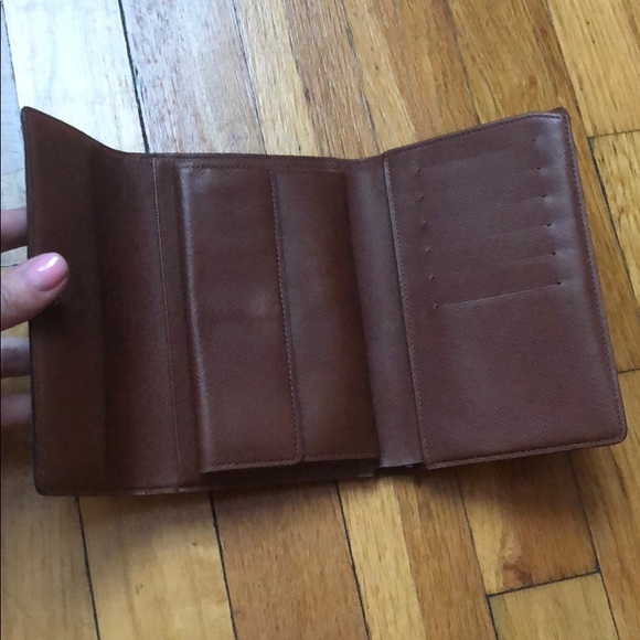 LV wallet - Picture 3 of 8